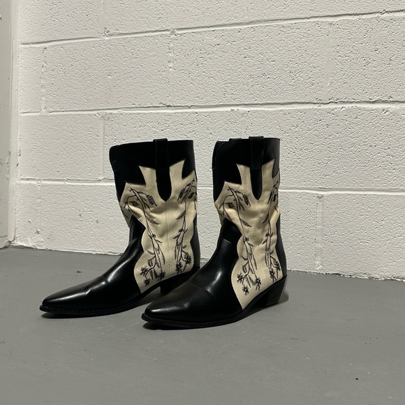 Western Boots - Picture 4 of 5